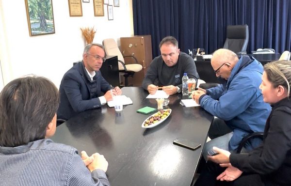 Συνάντηση Σταϊκούρα με το νέο ΔΣ του Αγροτικού Ελαιουργικού Συνεταιρισμού Στυλίδας