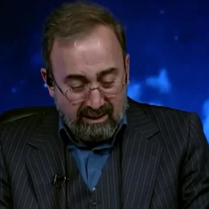 Με κλάματα ανακοίνωσε ο παρουσιαστής της κρατικής τηλεόρασης τον θάνατο του Αλί Χαμενεΐ