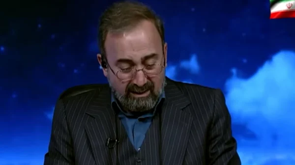 Με κλάματα ανακοίνωσε ο παρουσιαστής της κρατικής τηλεόρασης τον θάνατο του Αλί Χαμενεΐ