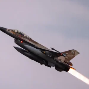 «Καταρρίψαμε ισραηλινό F-16» ισχυρίζονται οι Φρουροί της Επανάστασης