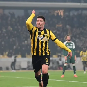 Λούκα Γιόβιτς: «Ήρθα πεινασμένος για γκολ, οι οπαδοί της AEK είναι οι πιο παθιασμένοι»