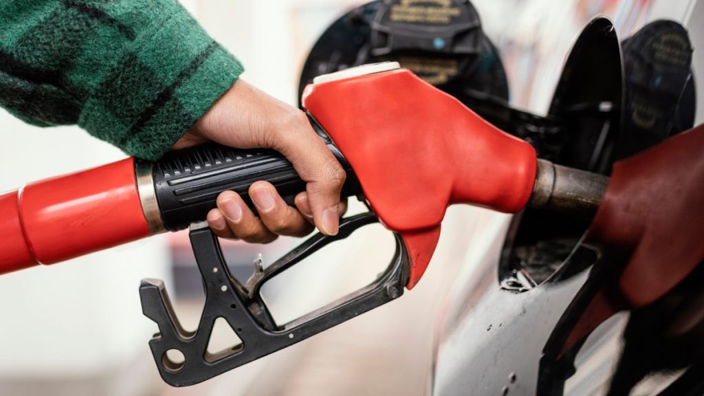 Συνεχίζεται και τον Σεπτέμβριο η επιδότηση στο πετρέλαιο κίνησης με 10 λεπτά ανά λίτρο