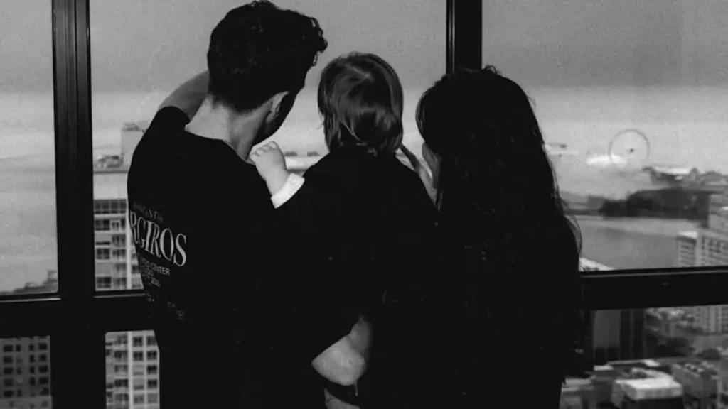 Κωνσταντίνος Αργυρός: Η τρυφερή οικογενειακή πόζα με την Αλεξάνδρα Νίκα και τον γιο τους από το Σικάγο