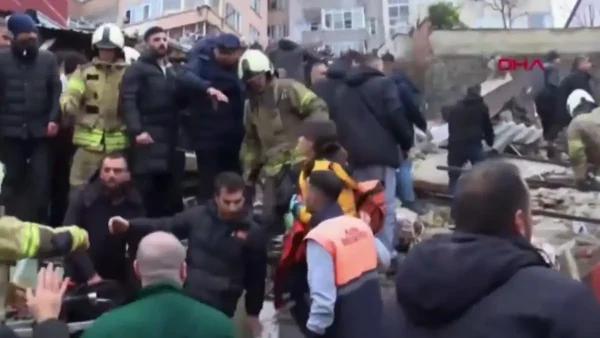 Κατέρρευσαν δύο κτίρια στην Κωνσταντινούπολη – Αναφορές για τραυματίες και εγκλωβισμένους