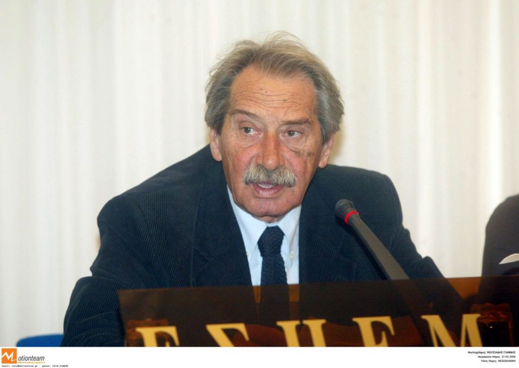 Πέθανε ο δημοσιογράφος Αντώνης Κούρτης – Ήταν κυβερνητικός εκπρόσωπος στην κυβέρνηση του Ανδρέα Παπανδρέου