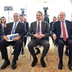 Μητσοτάκης: Καλώ τους ευεργέτες να σταθούν στο ύψος των περιστάσεων και να επιστρέψουν ένα μέρος του πλούτου τους στην πατρίδα τους