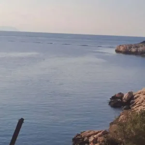 Βουλιαγμένη: Σταμάτησε η επιχείρηση διάσωσης για τον δύτη – Σχεδιάζεται νέα για τον ασφαλή απεγκλωβισμό του