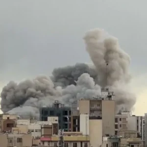 Ο Τραμπ απειλεί το Ιράν με «φωτιά, θάνατο και οργή», αν μπλοκάρει τα Στενά του Ορμούζ - Συνεχίζονται οι επιθέσεις