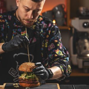 Ζητείται μάγειρας - μαγείρισσα στο Coyote