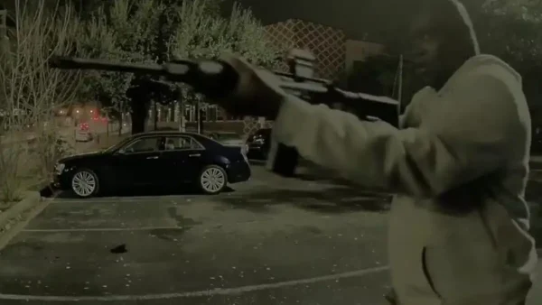 Τέξας: Σφοδρή ανταλλαγή πυρών με τον 53χρονο που σκόρπισε τον θάνατο έξω από μπαρ, συγκλονιστικό βίντεο