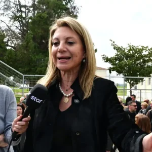 Δίκη για τα Τέμπη – Μαρία Καρυστιανού: «Ήμασταν 700 άτομα σε μια αίθουσα σαν τα ποντίκια»