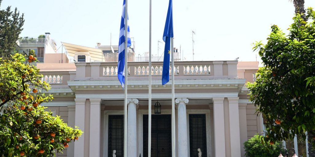 Αυτά είναι τα 8 πιστοποιητικά που ετοιμάζει για απόσυρση η κυβέρνηση -Θα χρειάζεται πλέον μόνο υπεύθυνη δήλωση