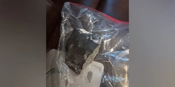 Μετεωρίτης έπεσε σε σπίτι στις ΗΠΑ έπειτα από εκκωφαντικό κρότο στον ουρανό (ΦΩΤΟ - ΒΙΝΤΕΟ)