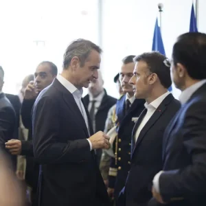 Τριμερής Μητσοτάκη, Χριστοδουλίδη και Μακρόν στην Πάφο: Έμφαση σε αποκλιμάκωση, Λίβανο και ασφάλεια της ναυσιπλοΐας