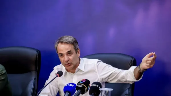 Live η ομιλία του Κυριάκου Μητσοτάκη στο προσυνέδριο στη Λάρισα