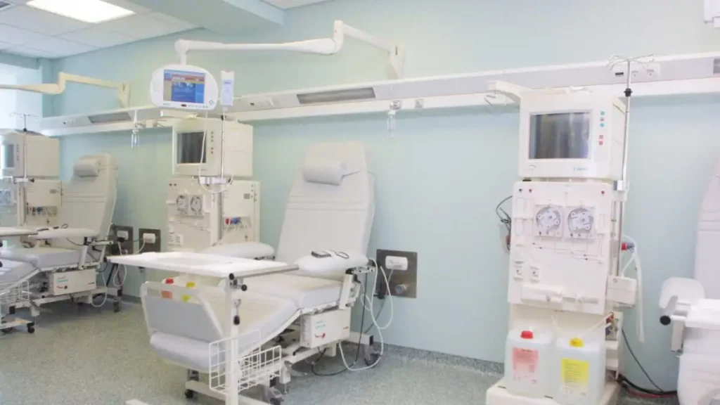 Αίγινα: Με παρέμβαση Γεωργιάδη λύθηκε το πρόβλημα με τους νεφροπαθείς – Συνεχίζεται η λειτουργία της μονάδας αιμοκάθαρσης