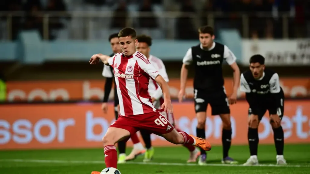 ΟΦΗ – Ολυμπιακός: Ο Ταρέμι άφησε το πέναλτι στον Μουζακίτη για το πρώτο γκολ του στη σεζόν