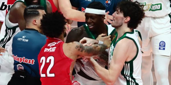 Ροντέο το Παναθηναϊκός AKTOR-Ολυμπιακός: Πιάστηκαν στα χέρια Ναν και Ντόρσεϊ