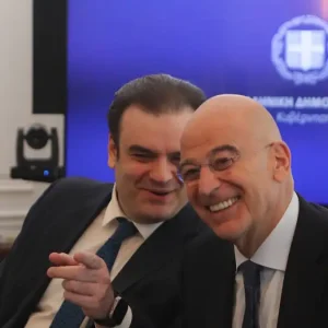 Δημοσκόπηση Alco: Δένδιας και Πιερρακάκης οι δημοφιλέστεροι υπουργοί – Συγκάλυψη βλέπουν οι πολίτες στα Τέμπη