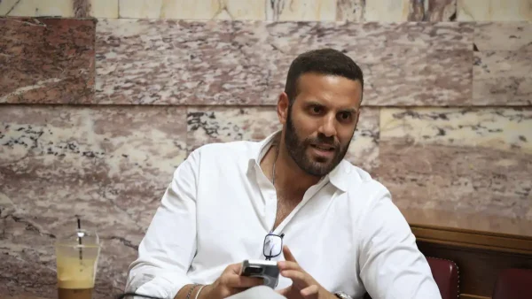 Νίκος Παππάς: Το Ευρωκοινοβούλιο ήρε την ασυλία του για δηλώσεις σε βάρος του Βαγγέλη Περρή