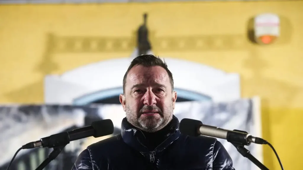 Ξέσπασε ο Νίκος Πλακιάς: Όποιος σπιλώνει τη μνήμη των παιδιών μου με ψέματα και παραμύθια θα ισοπεδωθεί