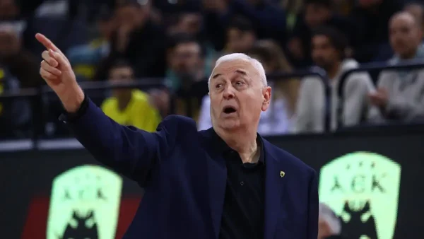 Ο Ντράγκαν Σάκοτα της ΑΕΚ υποψήφιος για το βραβείο του προπονητή της σεζόν στο BCL