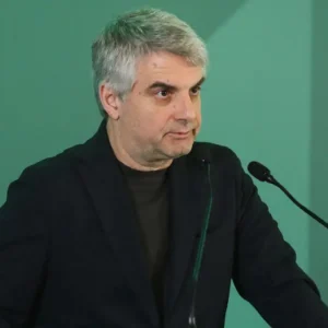 Το ΠΑΣΟΚ σε νέα δίνη εσωστρέφειας μετά τη διαγραφή του Οδυσσέα Κωνσταντινόπουλου