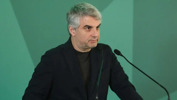 Το ΠΑΣΟΚ σε νέα δίνη εσωστρέφειας μετά τη διαγραφή του Οδυσσέα Κωνσταντινόπουλου