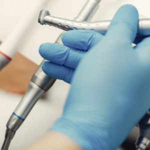 Περιοδοντολογικό ιατρείο στη Λαμία ζητά βοηθό οδοντιάτρου