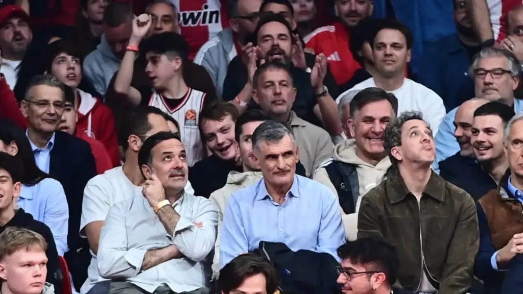 Ολυμπιακός – Παναθηναϊκός: Μεντιλίμπαρ, Μουζακίτης και Κωστούλας βρέθηκαν στο ΣΕΦ για το ντέρμπι της Euroleague