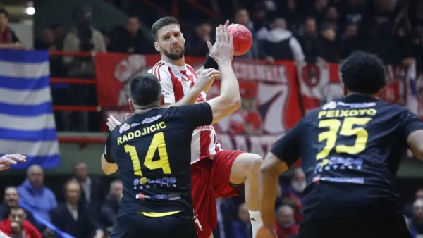 Ολυμπιακός – ΑΕΚ 32-26: Οι ερυθρόλευκοι πήραν το ντέρμπι της Handball Premier και έβαλαν «φωτιά» στη βαθμολογία