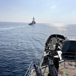 Βασίλης Κικίλιας: 85 Έλληνες ναυτικοί εντός της εμπόλεμης ζώνης, 325 πλοία ελληνικών συμφερόντων στη Μέση Ανατολή