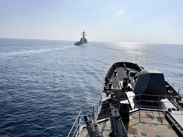 Βασίλης Κικίλιας: 85 Έλληνες ναυτικοί εντός της εμπόλεμης ζώνης, 325 πλοία ελληνικών συμφερόντων στη Μέση Ανατολή