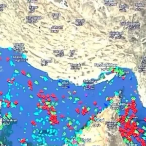 Ιράν: 17 ελληνικά πλοία εγκλωβισμένα στον Περσικό Κόλπο – «Βλέπουμε πυραύλους και ακούμε εκρήξεις»