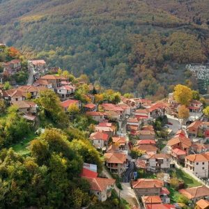 Μαθητές από την Αθήνα ταξιδεύουν στη Φουρνά Ευρυτανίας για την παρέλαση της 25ης Μαρτίου