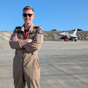 Αφιέρωμα του «Guardian» στον Βρετανό πιλότο F-35 από τη βάση του Ακρωτηρίου που κατέρριψε δύο ιρανικά drones