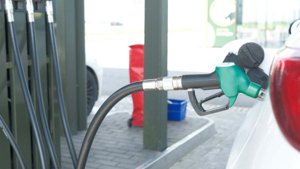 Τιμές καυσίμων: Σχεδόν ίδια τιμή για βενζίνη και πετρέλαιο – «Μέσα σε 5 μέρες ανέβηκε πάνω από 20 λεπτά»