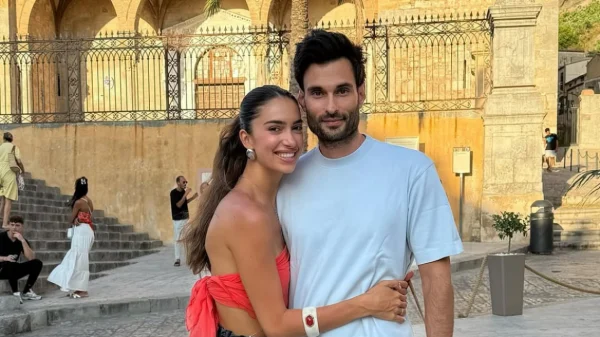 Η Άννα Πρέλεβιτς ανακοίνωσε ότι περιμένει το πρώτο της παιδί με τον Νικήτα Νομικό