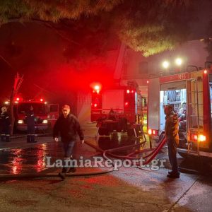 Πυρκαγιά σε κτίριο στο Καρπενήσι