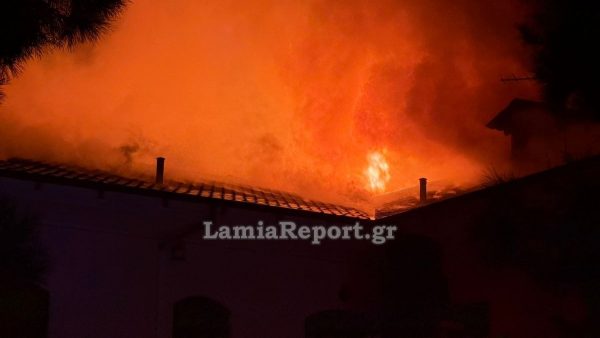 Πυρκαγιά σε δύο επιχειρήσεις το βράδυ στην Αγιά Λάρισας