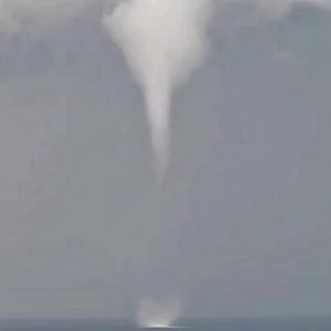 Υδροστρόβιλος έκανε την εμφάνισή του στο Ρέθυμνο – Δείτε το βίντεο