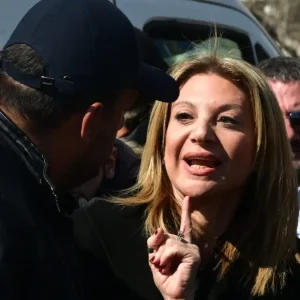 Ρούτσι για Καρυστιανού στη συγκέντρωση για τα Τέμπη: Δεν ήθελε να περιμένει, την παρακαλούσα να μιλήσει