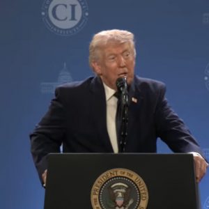 Ο Τραμπ καθησυχάζει τις αγορές: «Ο πόλεμος θα τελειώσει σύντομα»