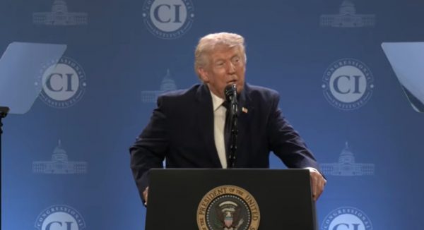 Ο Τραμπ καθησυχάζει τις αγορές: «Ο πόλεμος θα τελειώσει σύντομα»