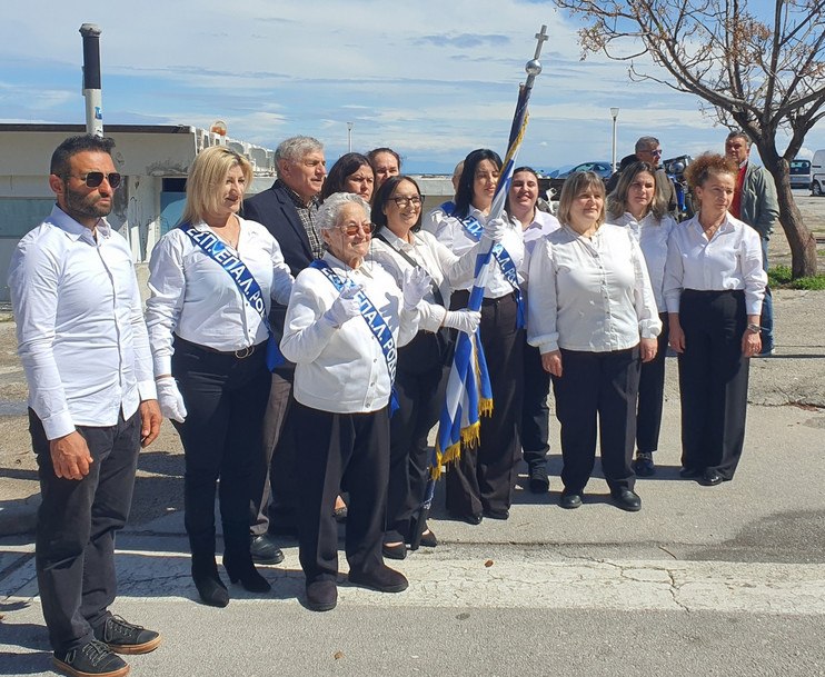 Ρόδος: 82χρονη μαθήτρια ΕΠΑΛ παρέλασε για την 25η Μαρτίου και καταχειροκροτήθηκε