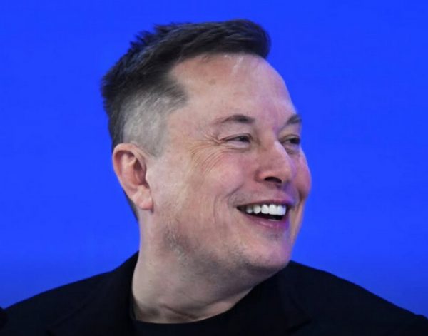 Forbes: Ο Έλον Μασκ παραμένει ο πλουσιότερος άνθρωπος στον κόσμο με μεγάλη διαφορά – Κοντά στα 1 τρισ. δολάρια η περιουσία του