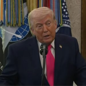 Ντόναλντ Τραμπ: «Το Ιράν θέλει απεγνωσμένα συμφωνία, δέχτηκε να μην αποκτήσει ποτέ πυρηνικά»