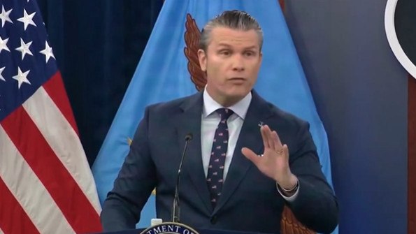 ΗΠΑ: «Θα εξαπολύσουμε σήμερα τις περισσότερες επιθέσεις που έχει δει το Ιράν – Ο Μοτζταμπά Χαμενεΐ ίσως είναι παραμορφωμένος»