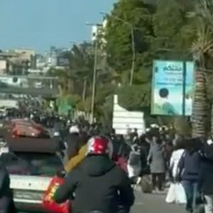 Λίβανος: Εκατοντάδες χιλιάδες οι εκτοπισμένοι από τη Βηρυτό – Εικόνες με μποτιλιαρισμένους δρόμους