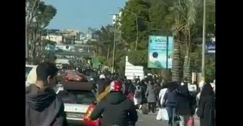 Λίβανος: Εκατοντάδες χιλιάδες οι εκτοπισμένοι από τη Βηρυτό – Εικόνες με μποτιλιαρισμένους δρόμους